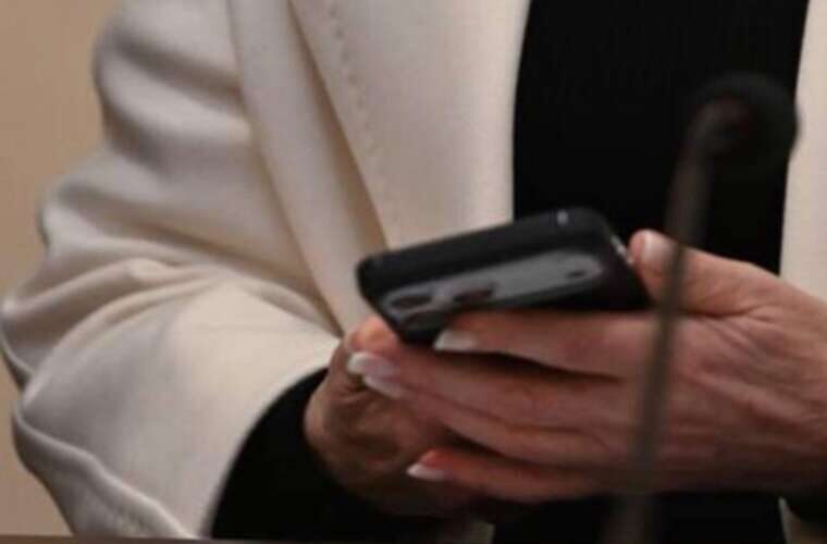 IPhone 13 і лише Signal Прокурор розкрив шпигунські методи зв’язку Тимошенко з нардепом Копитіним