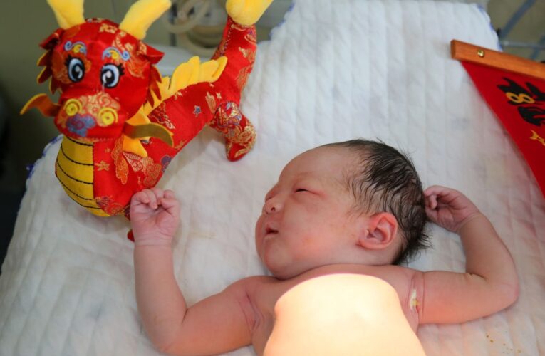 Китай придумав спосіб стимулювання народжуваності