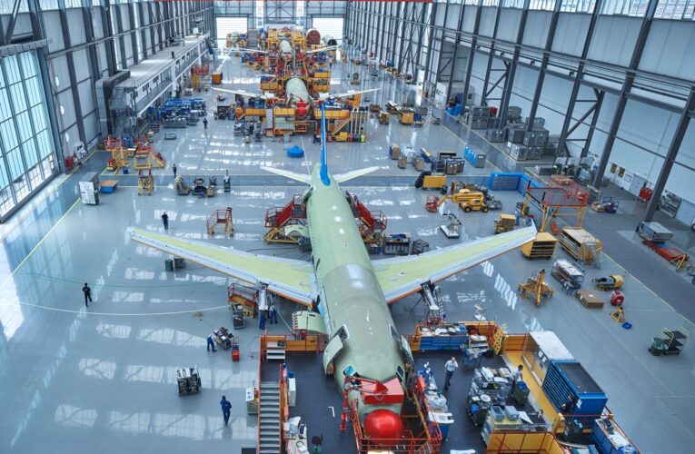 Китайські роботи Walker S2 з&rsquo;являться на виробництві Airbus