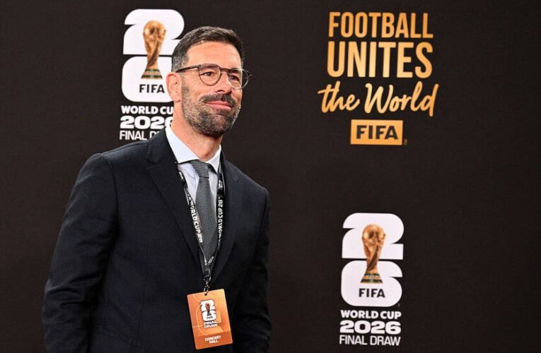 Куману в збірній Нідерландів у помічники призначений ван Ністелрой