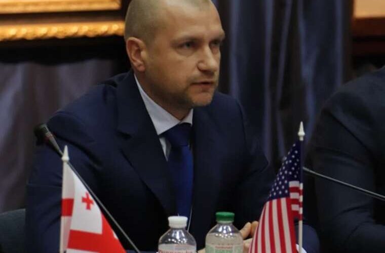 Квартири на Печерську та таунхауси в Ужгороді як оточення голови Центру судових експертиз Свінціцького збагатилося на мільйон доларів