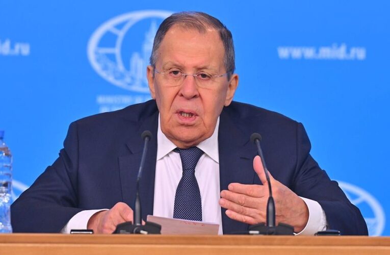 Лавров назвав “неприйнятним” перемир’я з Україною