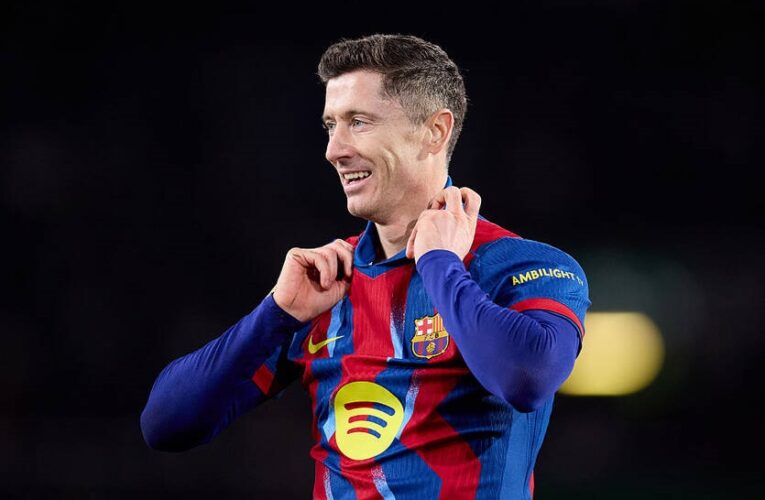 Левандовський як гравець екстракласу відбою від клубів не має