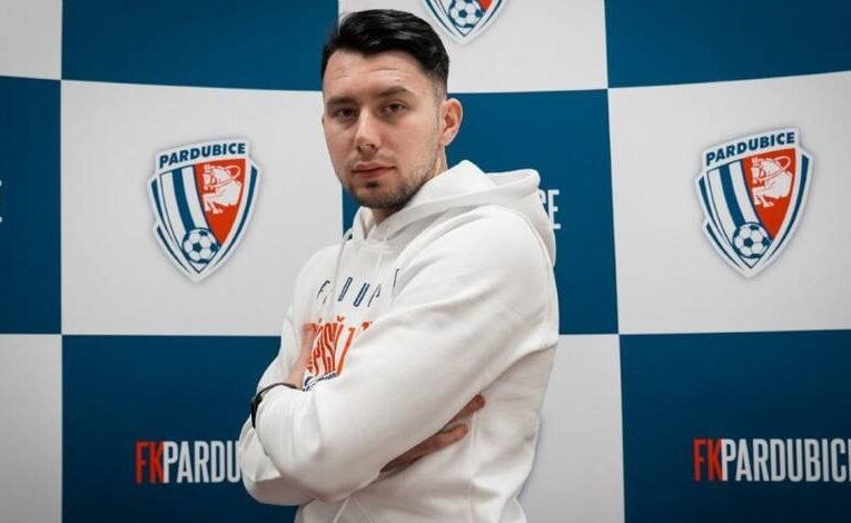 Львівський Рух відпустив захисника Слюбика до Чехії