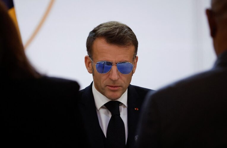 Макрон жорстко відповів на погрози Трампа щодо мит за Гренландію