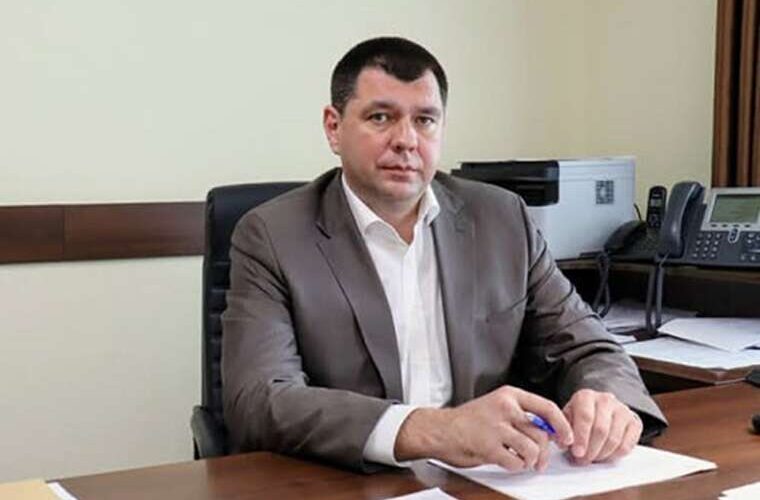 Мільйони на папері як заступник прокурора Харківщини Грюк та його підлегла роками отримують елітні пенсії через договірняки в судах