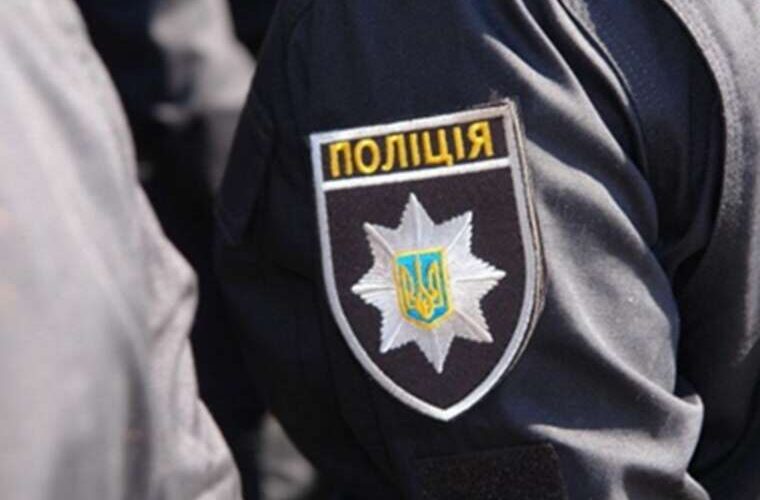 Мільйони з повітря як безробітна дружина та оперуповноважений ДСР Величко скуповують люксові авто й квартири