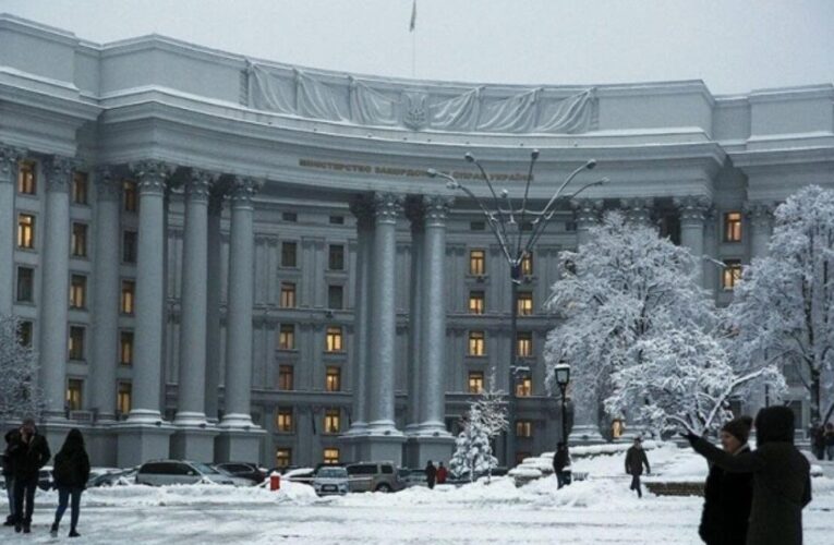 МЗС радить українцям виїжджати з Ірану