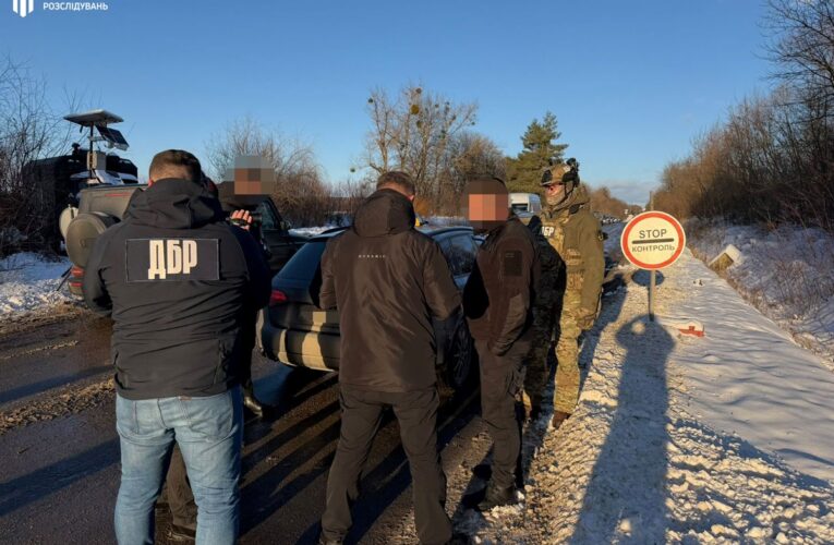 На Буковині митник брав по $100 за кожен контрабандний iPhone