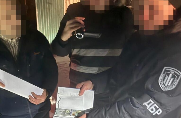 На Чернігівщині посадовець ТЦК за гроші впливав на рішення ВЛК