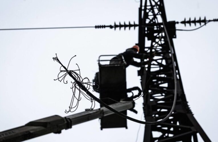 На Дніпропетровщині без світла 800 тис. споживачів