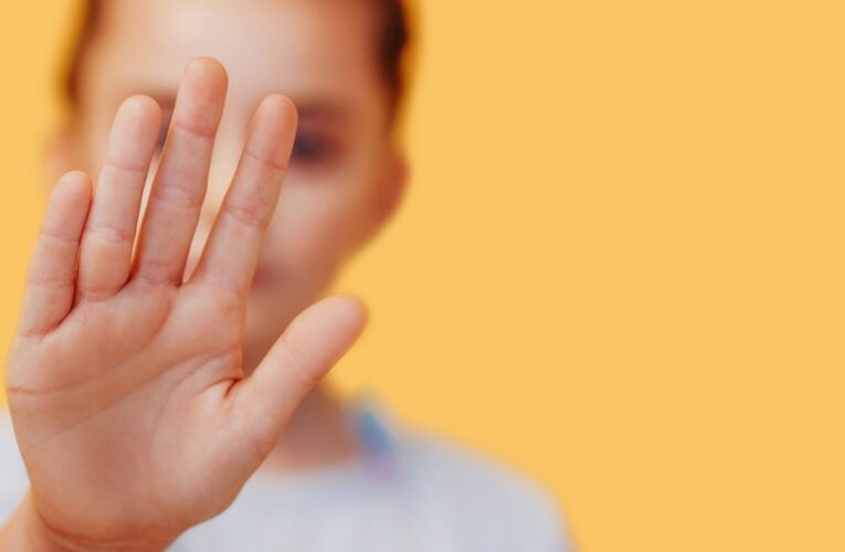 На Кіровоградщині мати-вихователька приковувала неповнолітню ланцюгами