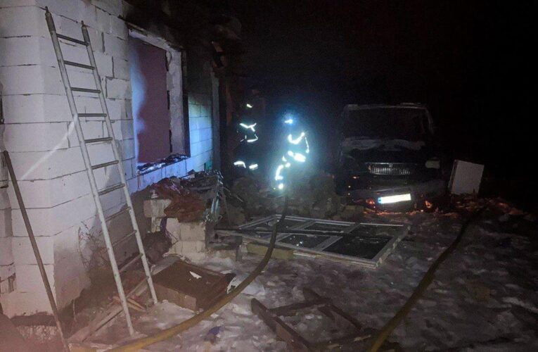 На Київщині стався вибух у будинку, потраждали діти