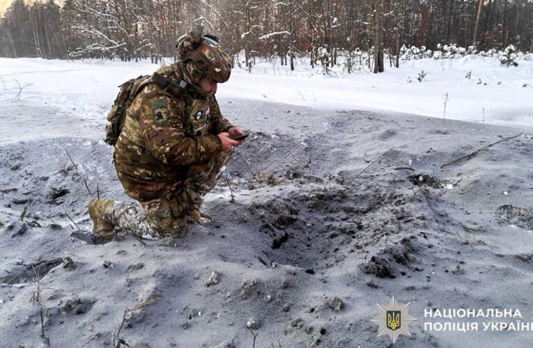 На Рівненщині дрони РФ скинули вибухівку біля залізниці