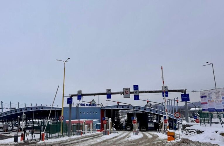 Новий пішохідний перехід відкрили на кордоні зі Словаччиною