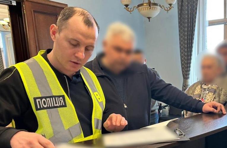 Обшуки в КМДА: посадовцю повідомили про підозру через понад 500 млн збитків