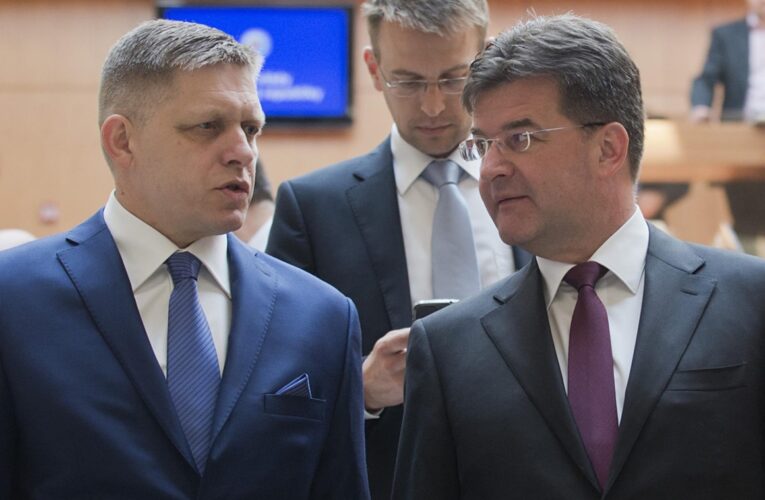 Радник Фіцо подав у відставку на тлі виявленого зв’язку з Епштейном