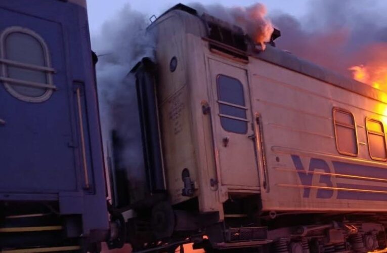 Шахеди атакували пасажирський поїзд на Харківщині