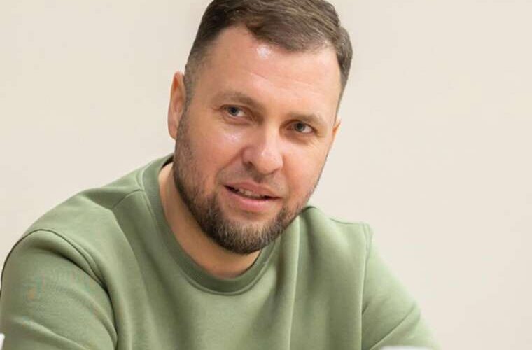 Сімейний бюджет чиновників директор одеського КП Шека отримав 700 тисяч подарунку від матері-держслужбовиці