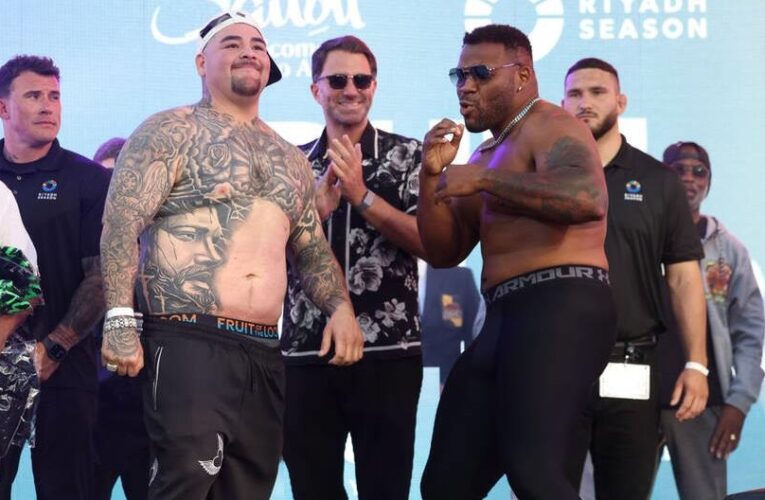 Телеведучий розкрив імена можливих опонентів Усика