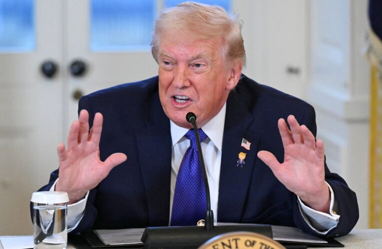 Трамп запропонував РФ і Китаю купувати нафту у США