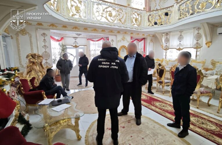 Царські хороми: обшуки у депутата на Закарпатті