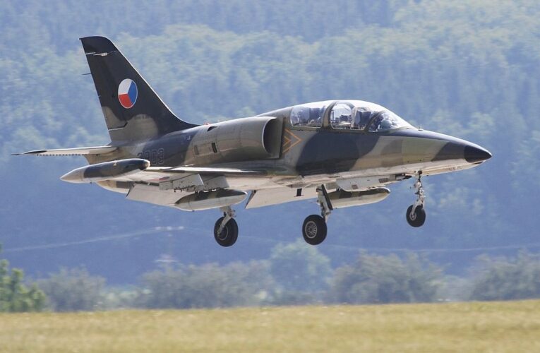 У Чехії помстилися генералу за бажання передати Україні винищувачі