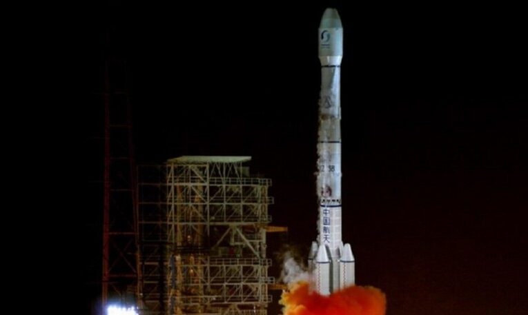 У Китаї втрачено супутник і ракету під час космічних запусків
