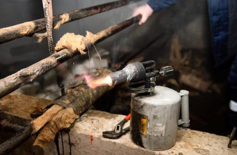 У Києві без тепла залишаються 737 житлових будинків