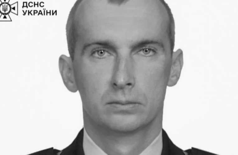 У Києві помер рятувальник, який потрапив під повторний удар РФ