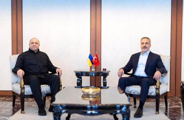 Умєров обговорив безпекову ситуацію з главою МЗС Туреччини