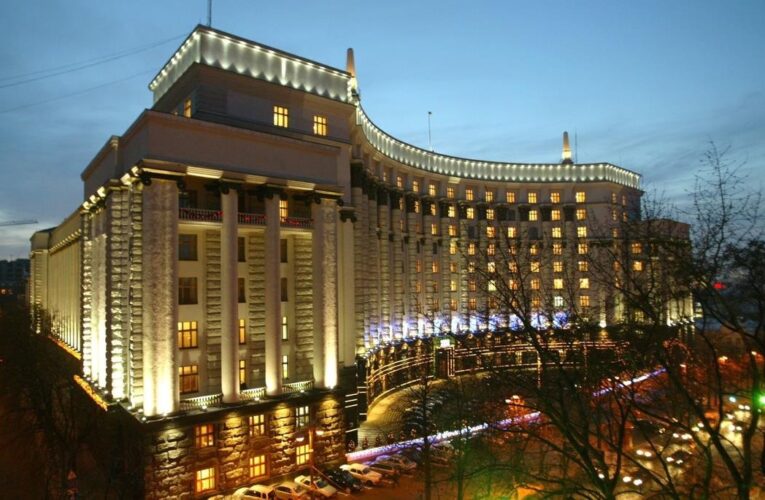 Уряд звільнив п&rsquo;ятьох заступників голови Міноборони