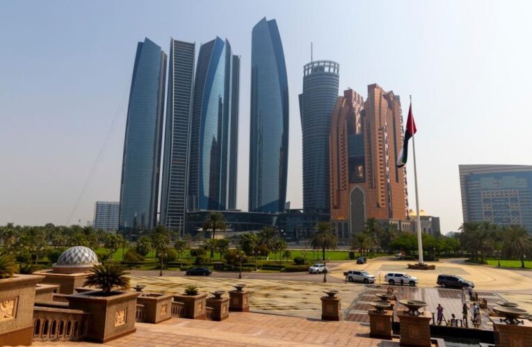 В Абу-Дабі почалися тристоронні переговори – ЗМІ