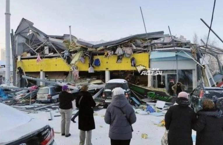 В Новосибірську обвалився дах ТЦ: є потерпілі