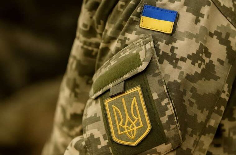 В Одесі суд заарештував трьох працівників ТЦК та члена ГО за вимагання хабаря під час мобілізації