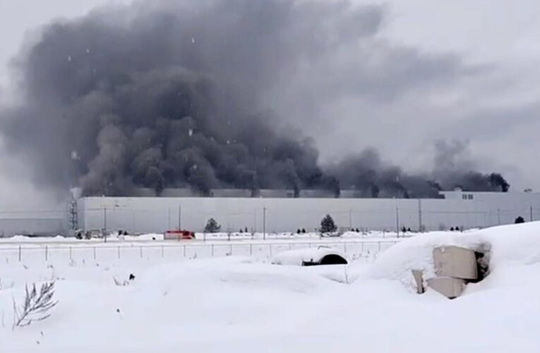 В російській Калузі спалахнув колишній автозавод Volkswagen