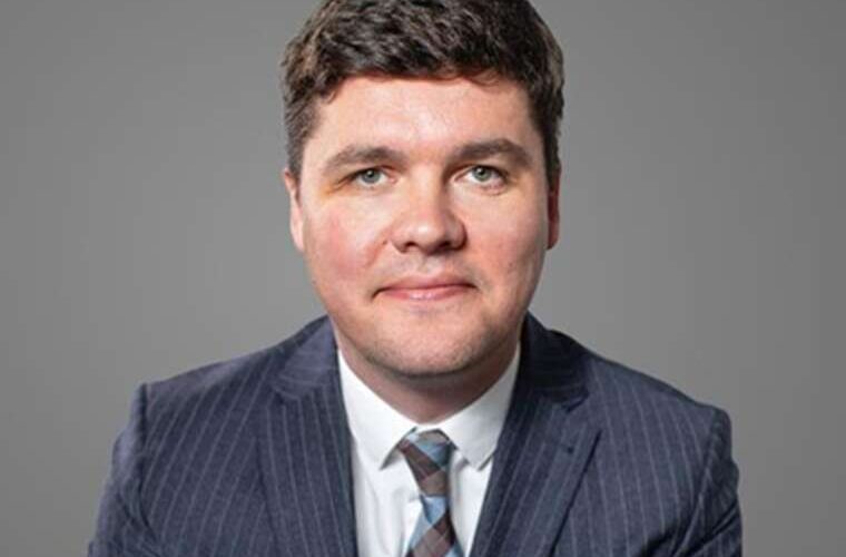 З лави підсудних — у радники обвинувачений у корупції Олександр Візір працевлаштувався в УРМ