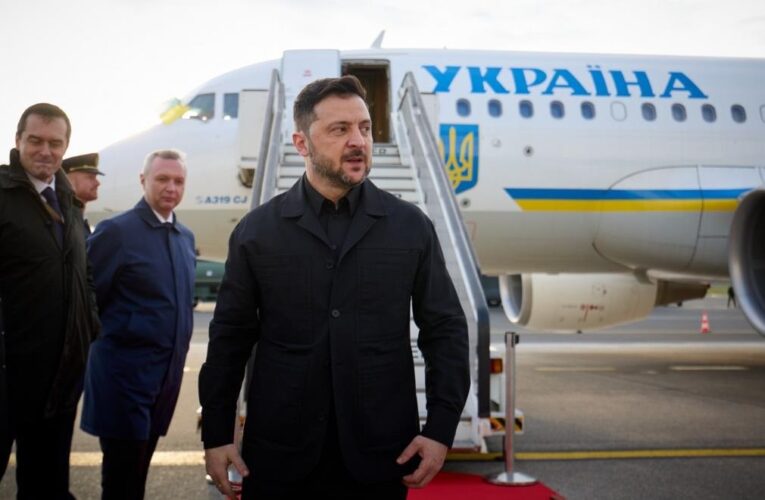 Зеленський прибув з візитом у Париж