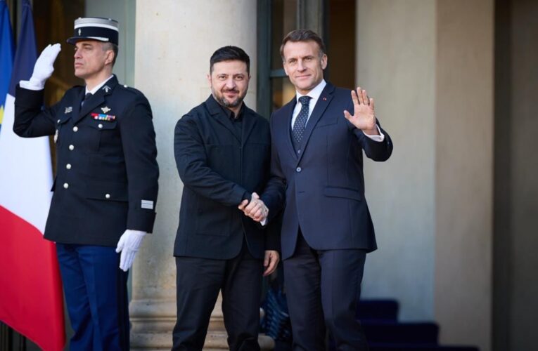 Зеленський провів зустріч із Макроном у Парижі