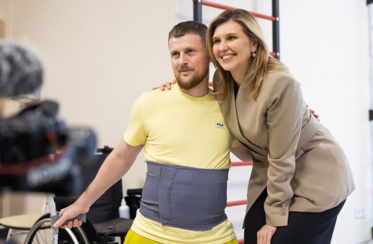 На Хмельниччині Олена Зеленська відвідала заклади, де надають реабілітаційну допомогу