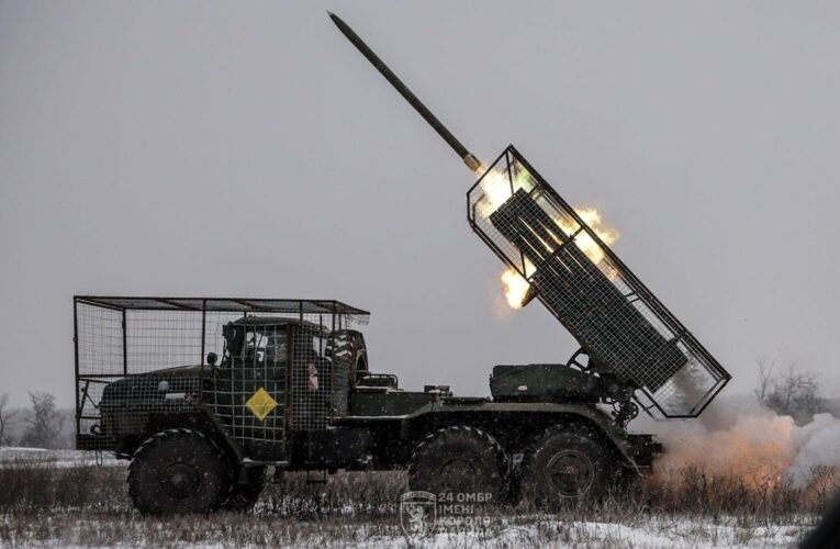 Бої тривають на дев&rsquo;яти напрямках – Генштаб