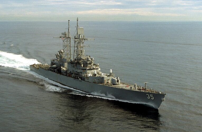 Два кораблі США зіштовхнулися біля берегів Південної Америки