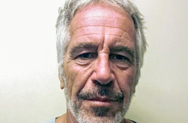 Епштейн міг працювати на РФ та збирати компромат на світових лідерів – ЗМІ