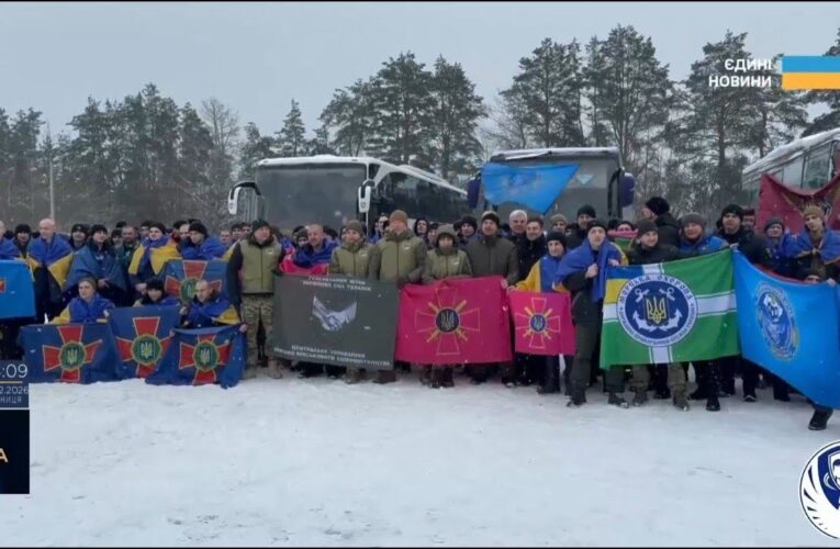 Україна повернула 157 людей з російської неволі: подробиці обміну