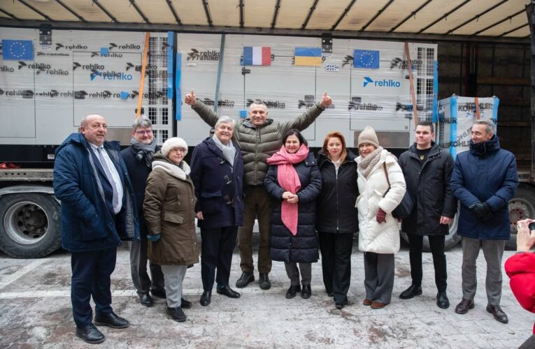 Франція передала Києву 30 генераторів