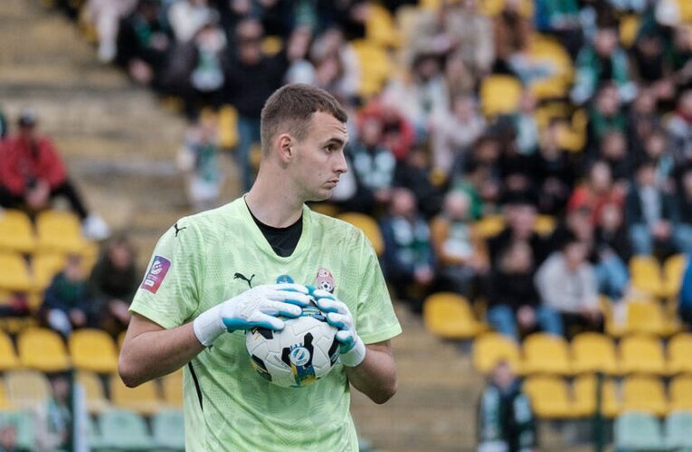 Голкіпер Зорі відзначив інтерес Валенсії і назвав причину відсутності угоди