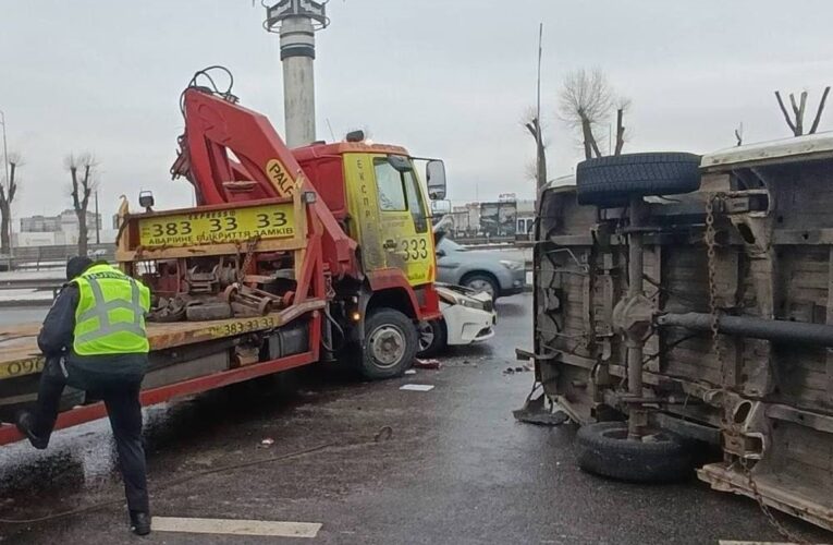 Масштабна ДТП в Києві: пошкоджені шість авто