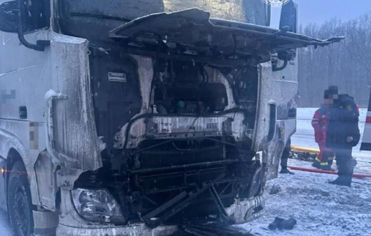 На Харківщині дрон РФ атакував вантажівки, поранені двоє водіїв