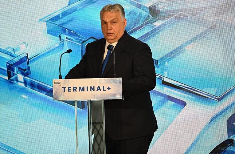 Орбан лякає угорців “вторгненням армії України”