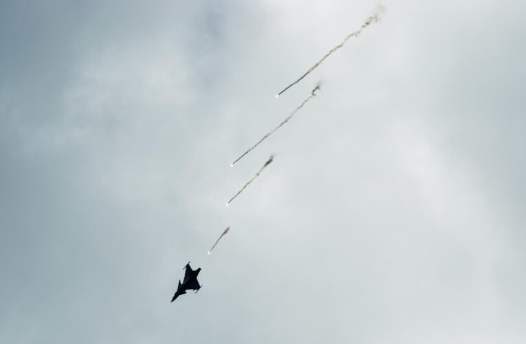 Орієнтуючись на досвід України: Saab озброїть Gripen ракетами проти дронів